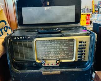 Vintage zenith, trans oceanic radio