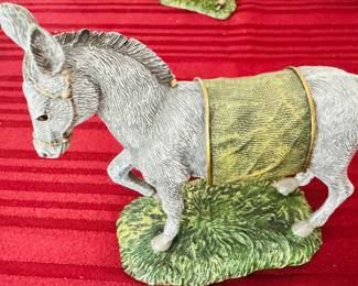 Hawthorne Village 2007 Thomas KinkadeMary’s donkey/nativity scene