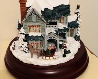 Thomas Kincaid Hawthorne Village victorian light Village collection