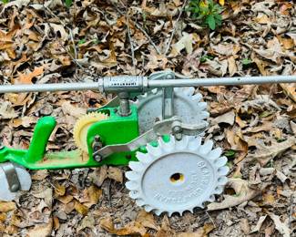 VINTAGE CAST IRON SEARS CRAFTSMAN GREEN WALKING LAWN TRACTOR SPRINKLER 
