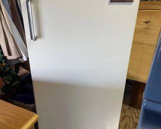 Lot 241 | Vintage Signature Refrigerator
