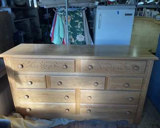 Lot 240 | Dresser
