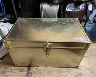 Lot 320 | Vintage Trunk
