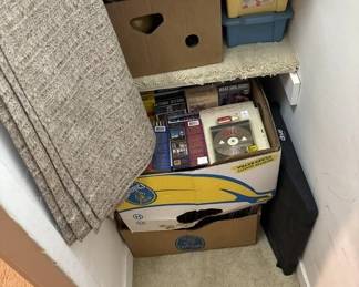 Lot 197 | Contents of Closet
