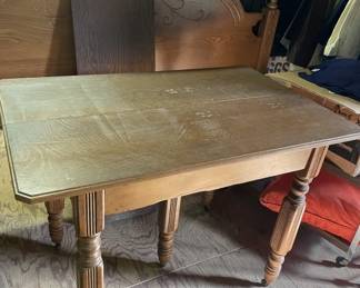 Lot 231 | Vintage Dining Room Table
