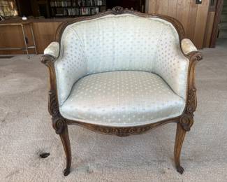 Lot 176 | Vtg Barrel Chair
