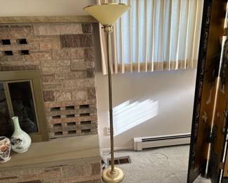 Lot 15 | Vtg Floor Lamp
