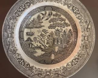 Lot 407 | Tiffen Franciscan Salad Plates (6)
