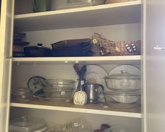 Lot 386 | Contents Of Cupboard
