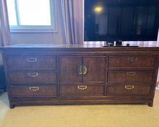 Lot 229 | Thomasville Mystique Dresser
