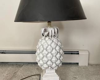 Lot 305 | Vintage Pineapple Table Lamp
