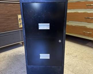 Lot 330 | Metal Filing Cabinet
