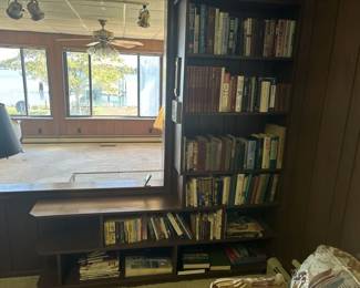 Lot 154 | Contents of Bookshelf
