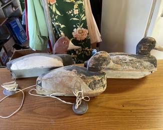 Lot 326 | 3 Duck Decoys and 2 Weights
