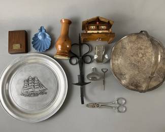 Lot 105 | Vintage Metal & Wood Decor Items
