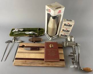 Lot 89 | Kitchen & Bar Lot Some Antiques
