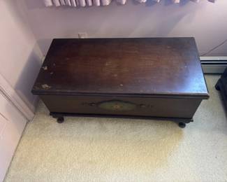 Lot 211 | Vtg Lane Chest & Linens
