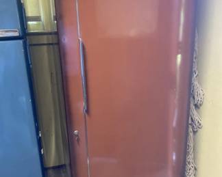 Lot 77 | Vintage Signature Freezer
