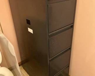 Lot 44 | Metal 4 Drawer Filing Cabinet
