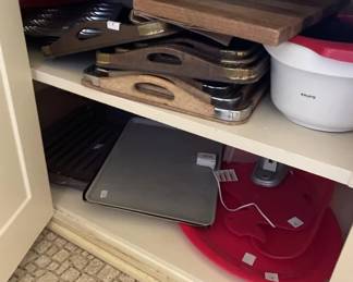 Lot 394 | Contents Of Cupboard
