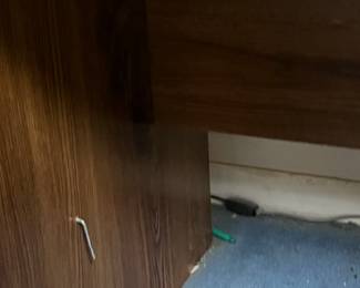 FREE - Person claiming is responsible for the muscle/tools to move/load. No stairs. 