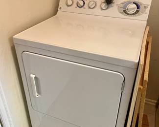Like new GE electric dryer.