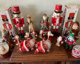 Lots of fun Christmas items