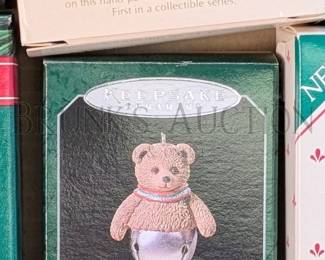 (19 PCS) HALLMARK ORNAMENTS, BEARS ALL IN ORIGINAL BOXES INCLUDES: "LOVING BEAR", "CINNAMON BEAR" & MORE RETAIL VALUE...
