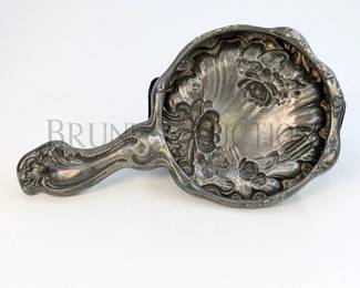 ANTIQUE SILVERPLATE ART NOUVEAU HAND MIRROR CASE (1) ANTIQUE - VICTORIAN ERA - HAND MIRROR CASE WITH AN ART NOUVEAU DES...
