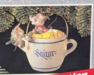 (7 PCS) HALLMARK ORNAMENTS, MICE ALL IN ORIGINAL BOXES INCLUDES: "VERY MERRY MINUETS", "SONG AND DANCE" & MORE RE...