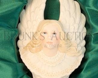 CYBIS BISQUE PORCELAIN ANGEL W/ ORIGINAL BOX ARTIST SIGNED ON BACK 4" T