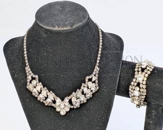 VINTAGE RHINESOTNE STATMENT NECKLACE AND BRACELET (1) BEAUTIFUL VINTAGE RHINESTONE STATEMENT NECKLACE. 16" (1) V...