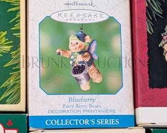 (19 PCS) HALLMARK ORNAMENTS, BEARS ALL IN ORIGINAL BOXES INCLUDES: "LOVING BEAR", "CINNAMON BEAR" & MORE RETAIL VALUE...
