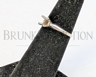 14K WHITE GOLD RING SETTING (1) 14K WHITE GOLD RING SETTING. NO STONE. APPROX. WEIGHT: