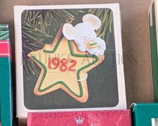 (17 PCS) HALLMARK ORNAMENTS, MICE ALL IN ORIGINAL BOXES INCLUDES: "CHRISTMAS CUDDLE", "GOIN' SOUTH" & MORE RETAIL VA...
