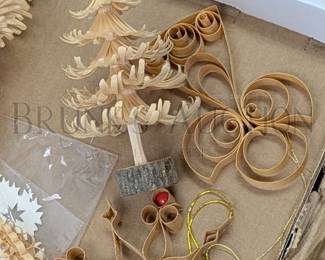 GROUP OF SWEDISH HYGEE STRAW ORNAMENTS APPROX = 45 SWEDISH - YOUGOSAVIAN - DANISH - HYGEE - STRAW - ORNAMENTS