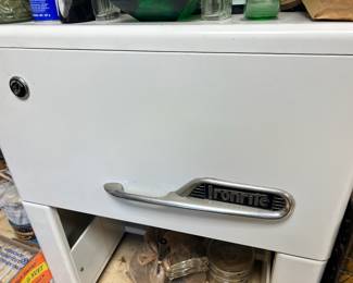 Ironrite Model 85 Feather Touch Sheet Presser