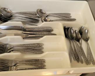 National Stainless Japan "Narcissus" Flatware Set