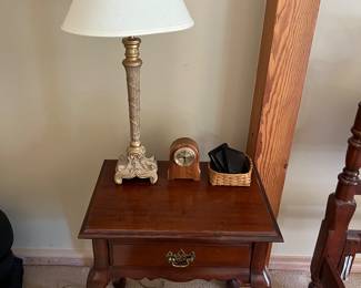 Single-drawer end table/nightstand.