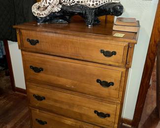 Solid wood 4dr chest