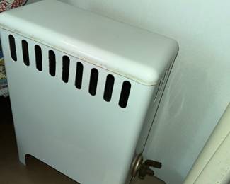 SMALL BATHROOM GAS HEATER