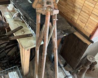 Large iron Reed Vice