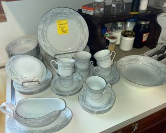 Beautiful "Somerset" china set