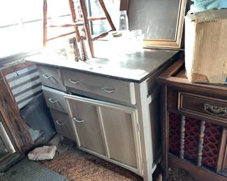 Porcelain top kitchen cabinet