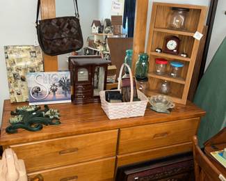 Pine 6dr dresser w/ mirror