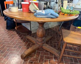 Oak pedestal table