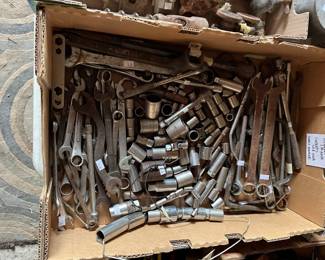 sockets & wrenches