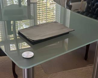 HIGH END GLASS CONTEMPORARY OFFICE TABLE