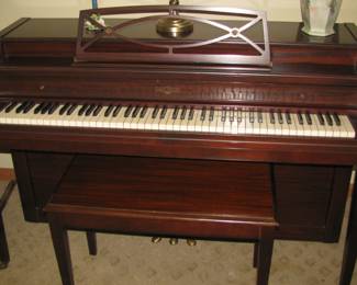 Cable & Nelson spinet piano