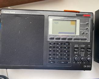 Radio Shack Radio DX 390